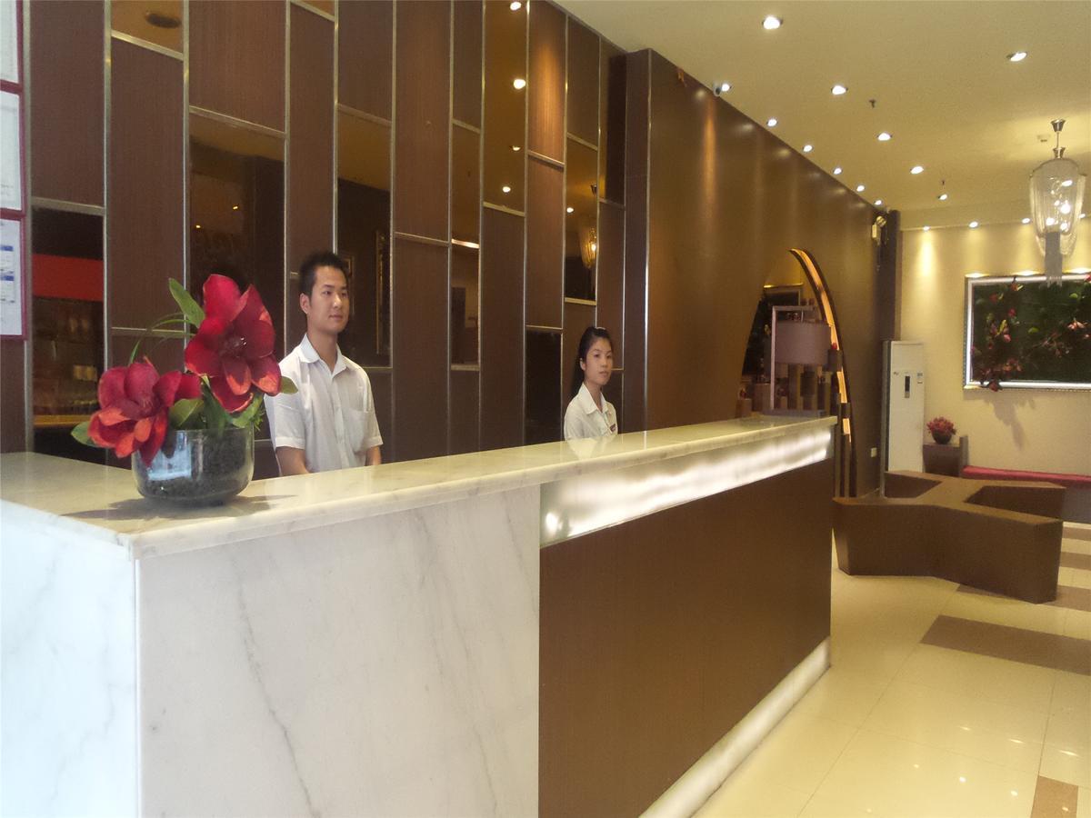 V8 Hotel Xicun Subway Branch Kuangcsou Kültér fotó