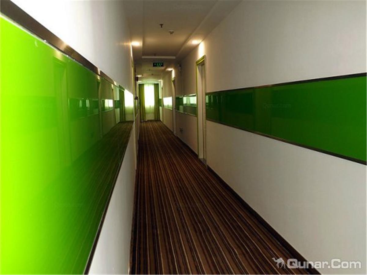 V8 Hotel Xicun Subway Branch Kuangcsou Kültér fotó